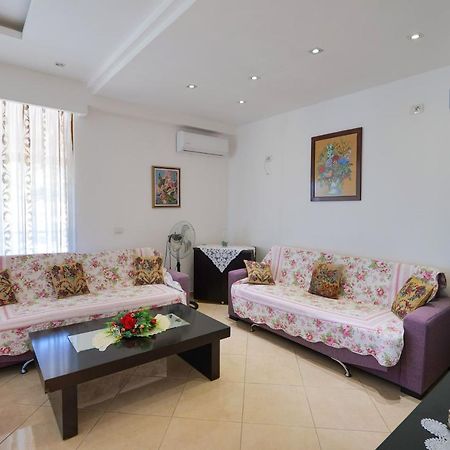 Arijons Apartments Sarandë エクステリア 写真
