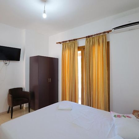 Arijons Apartments Sarandë エクステリア 写真