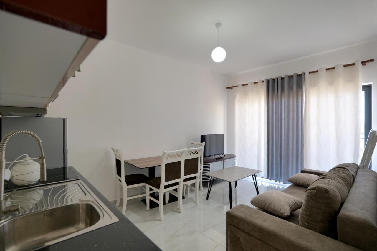 Arijons Apartments Sarandë エクステリア 写真