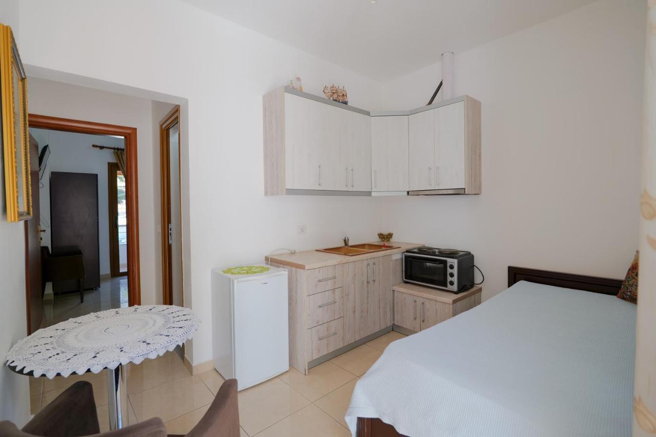 Arijons Apartments Sarandë エクステリア 写真